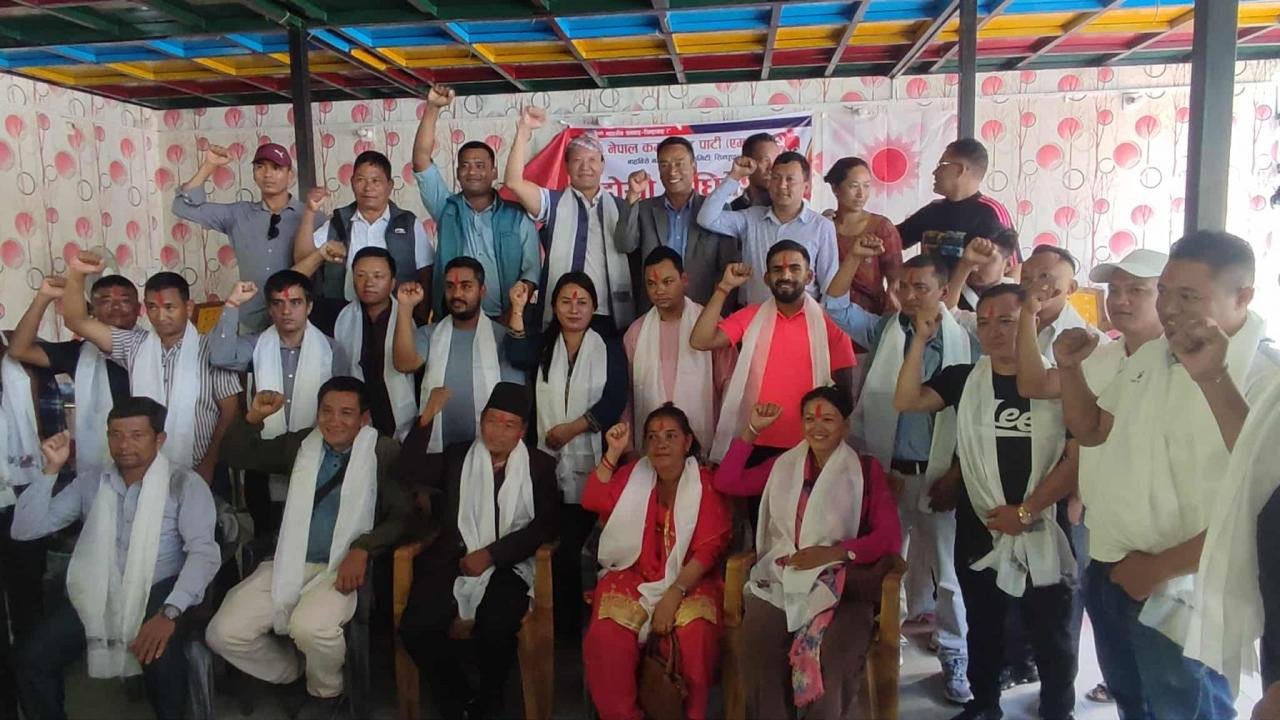 सिन्धुपाल्चोकको बाह्रविसेमा एमालेको समानान्तर कमिटी I